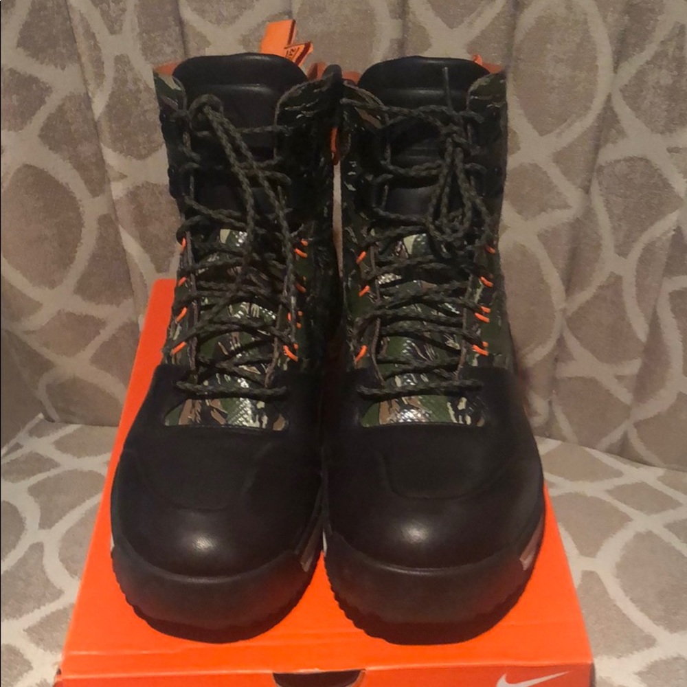 Nike ACG Lunar Terra Arktos "Tiger Camo" Boots